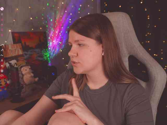 cutesoneckaaa webcam