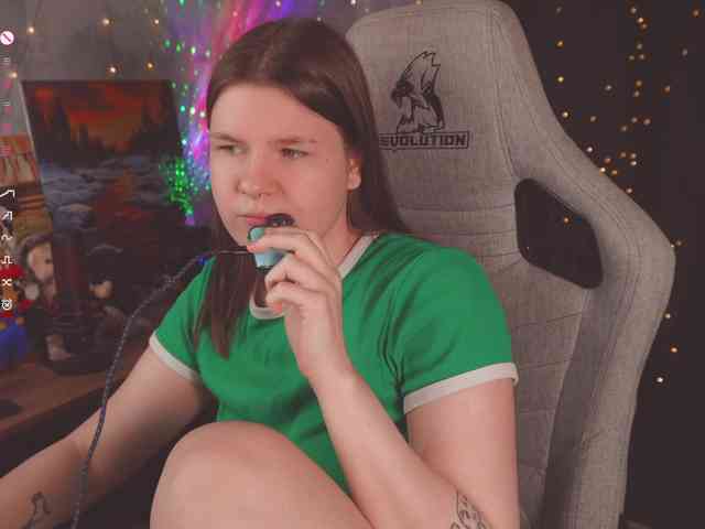 cutesoneckaaa webcam