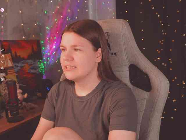 cutesoneckaaa webcam
