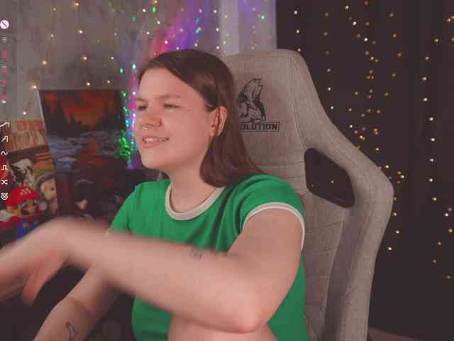 cutesoneckaaa webcam