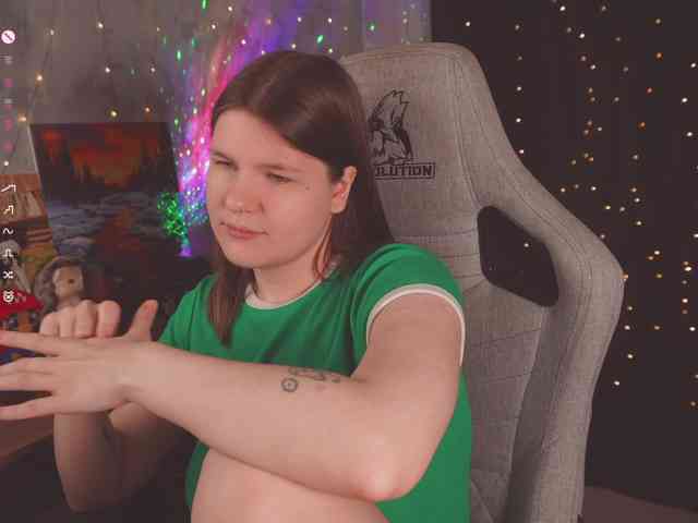 cutesoneckaaa webcam