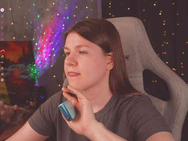 cutesoneckaaa webcam
