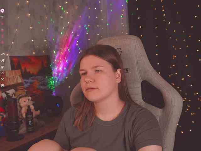 cutesoneckaaa webcam