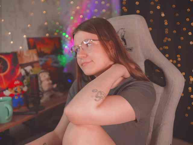 cutesoneckaaa webcam