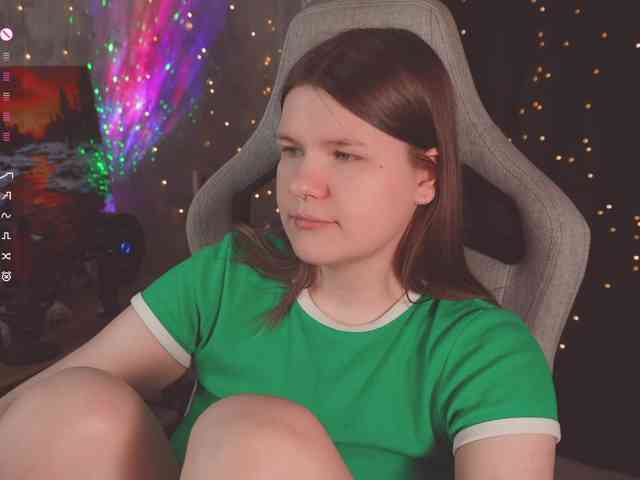 cutesoneckaaa webcam