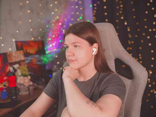 cutesoneckaaa webcam
