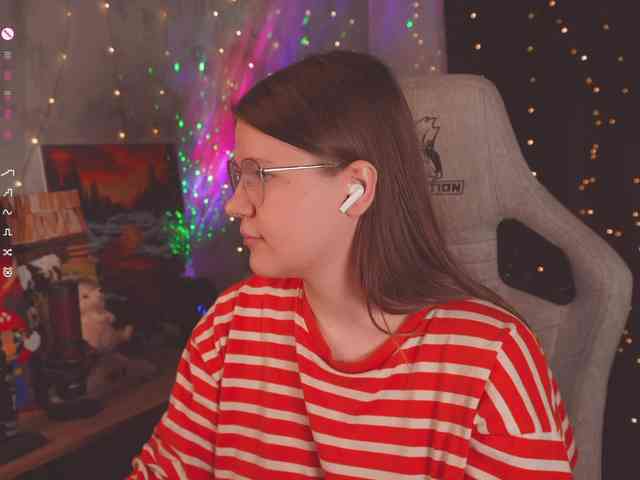 cutesoneckaaa webcam