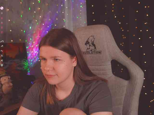 cutesoneckaaa webcam