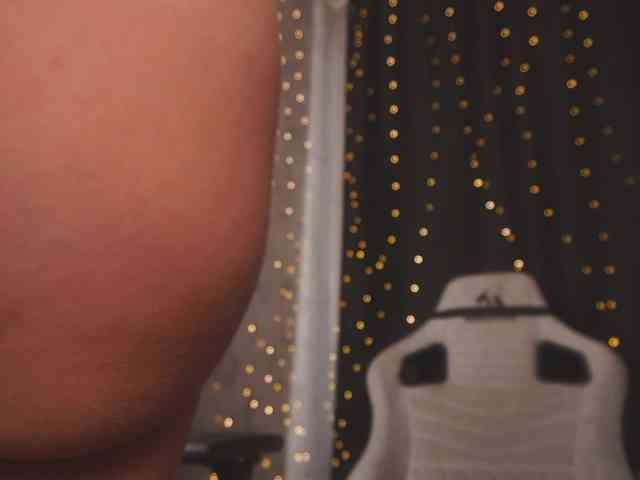 web cam striptease Cutesoneckaaa