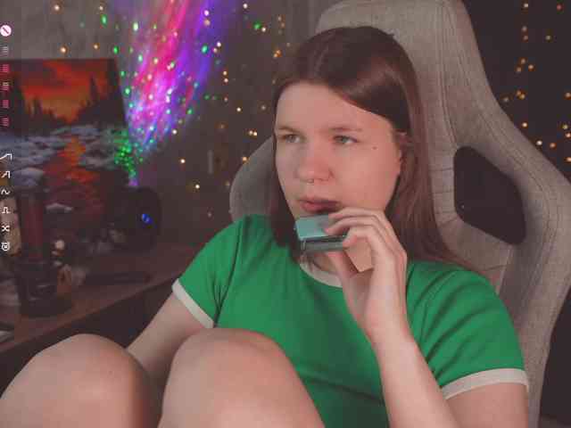 cutesoneckaaa webcam