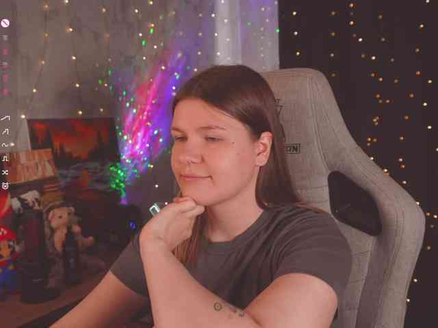 cutesoneckaaa webcam
