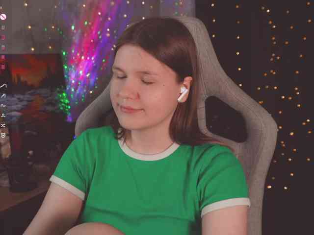 cutesoneckaaa webcam