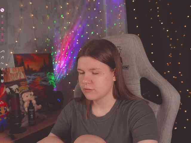 cutesoneckaaa webcam