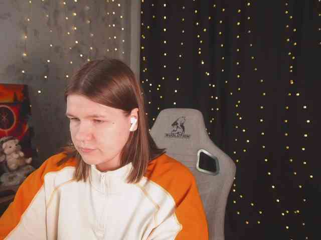 cutesoneckaaa webcam