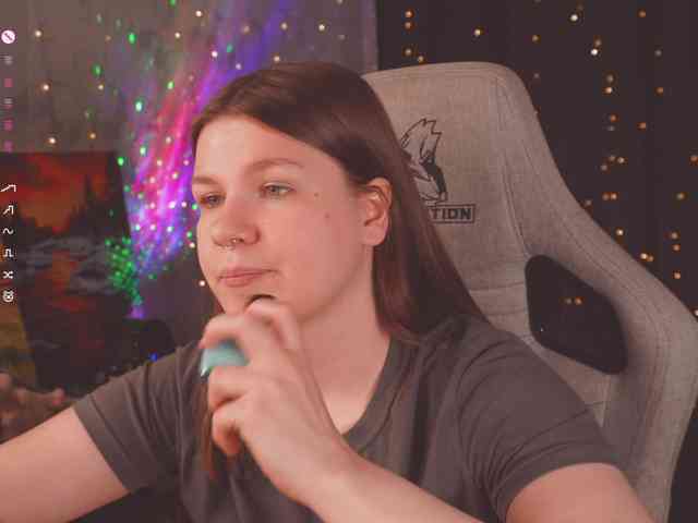 cutesoneckaaa webcam
