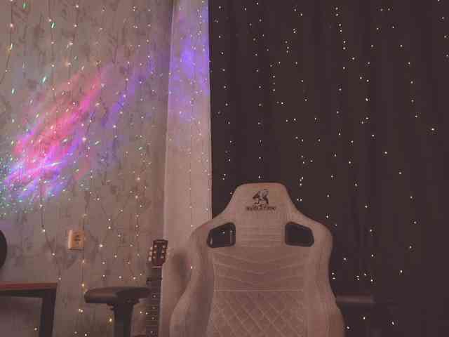 cutesoneckaaa webcam