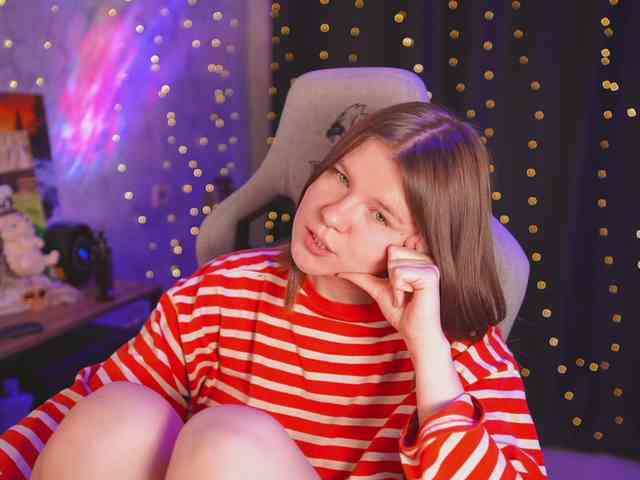 cutesoneckaaa webcam