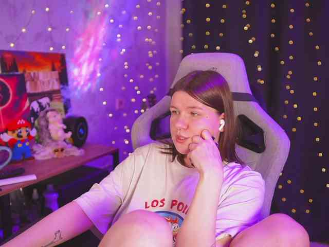cutesoneckaaa webcam