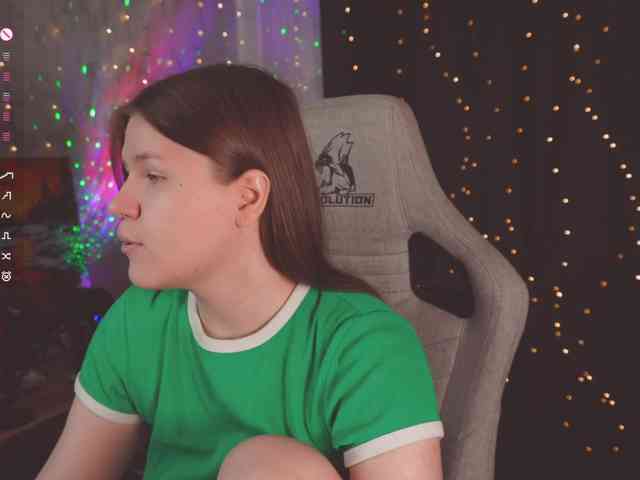 cutesoneckaaa webcam