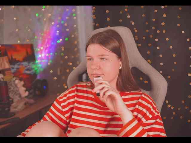 cutesoneckaaa webcam
