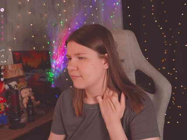 cutesoneckaaa webcam