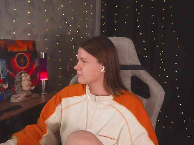 cutesoneckaaa webcam