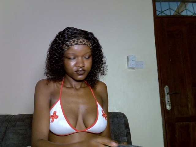 Sleakpetit69 live cam on BongaCams