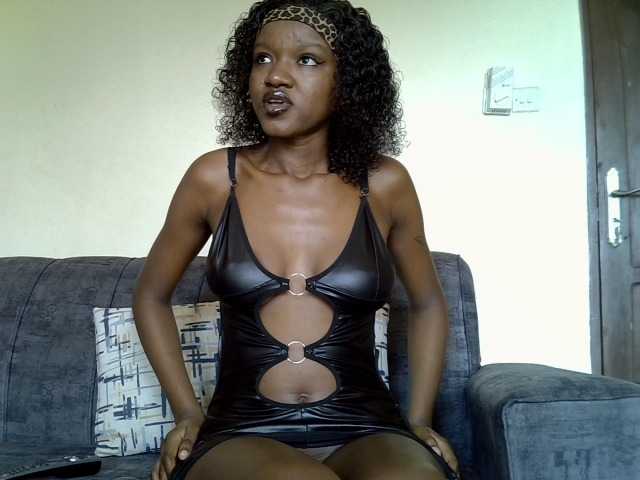Sleakpetit69 live cam on BongaCams