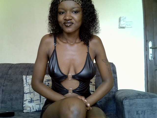 Sleakpetit69 live cam on BongaCams