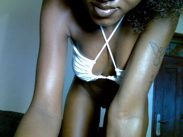 Sleakpetit69 live cam on BongaCams