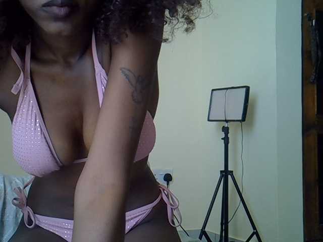 Sleakpetit69 live cam on BongaCams