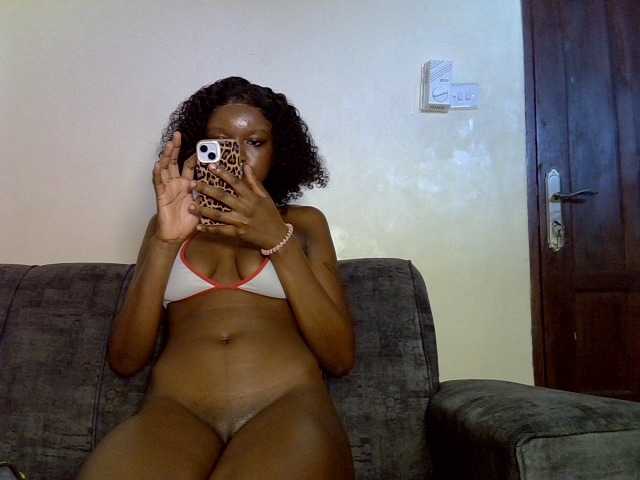 Sleakpetit69 live cam on BongaCams