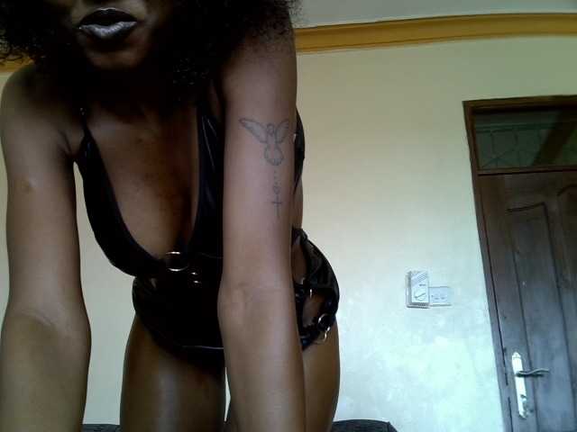 Sleakpetit69 live cam on BongaCams