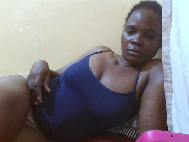 Beexy live cam on BongaCams