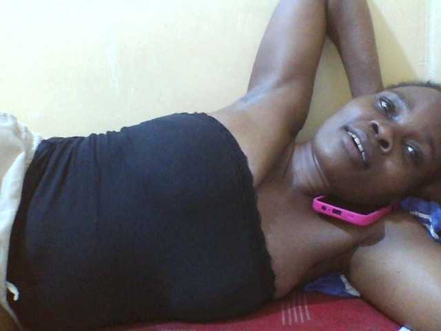 Beexy live cam on BongaCams