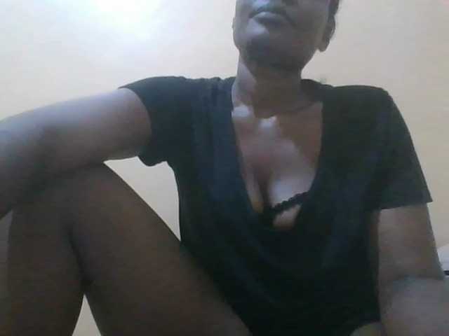 Beexy live cam on BongaCams
