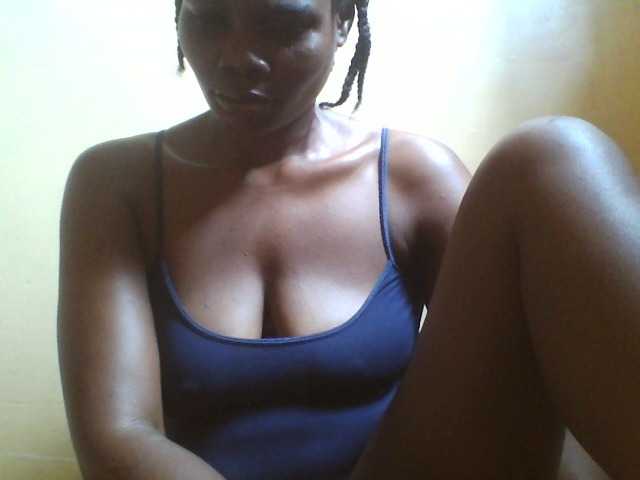 Beexy live cam on BongaCams