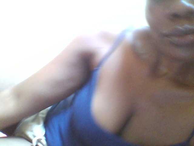 Beexy live cam on BongaCams