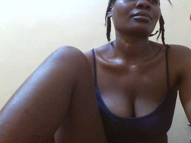 Beexy live cam on BongaCams