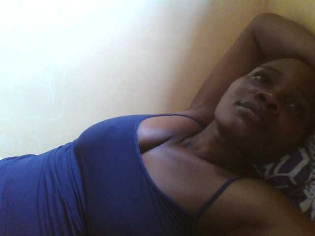 Beexy live cam on BongaCams