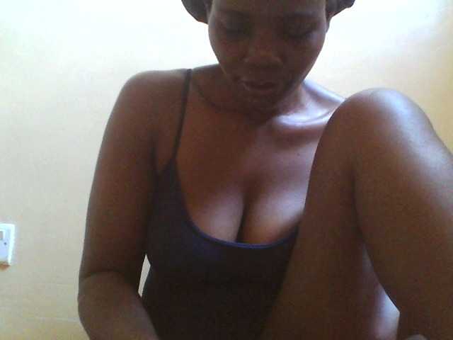Beexy live cam on BongaCams