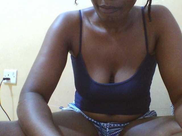 Beexy live cam on BongaCams