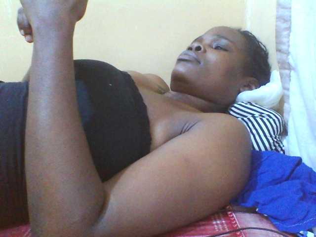 Beexy live cam on BongaCams