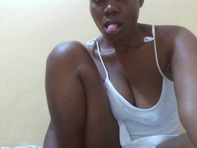 Beexy live cam on BongaCams