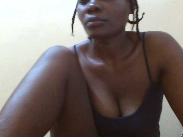 Beexy live cam on BongaCams