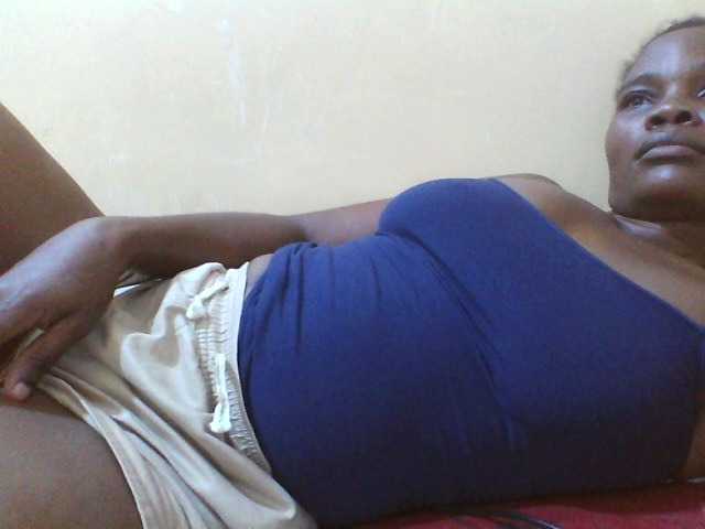 Beexy live cam on BongaCams