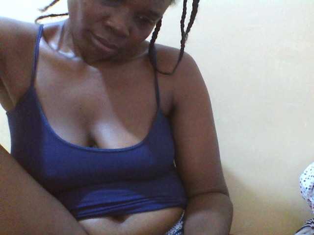 Beexy live cam on BongaCams