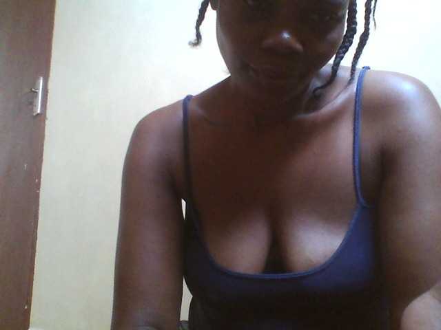 Beexy live cam on BongaCams