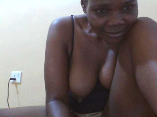 Beexy live cam on BongaCams