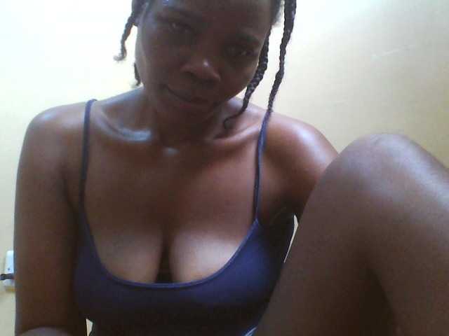 Beexy live cam on BongaCams
